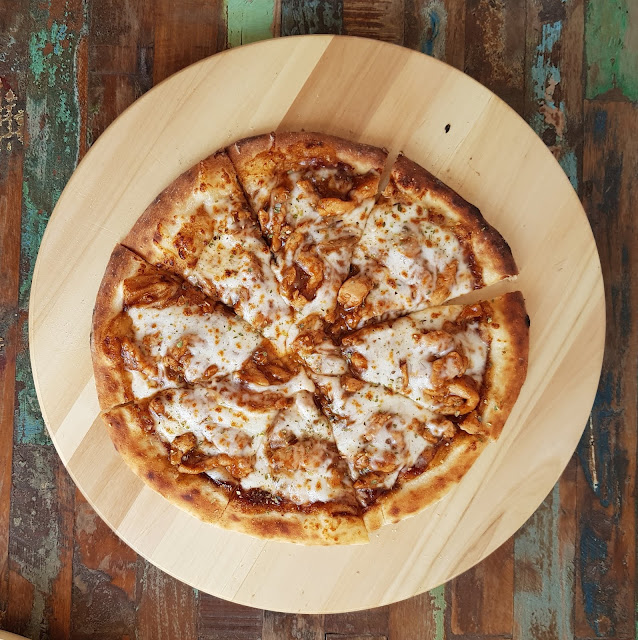 food blogger dubai joory cadi italian arabic chicken barbecue barbeque  pizza
