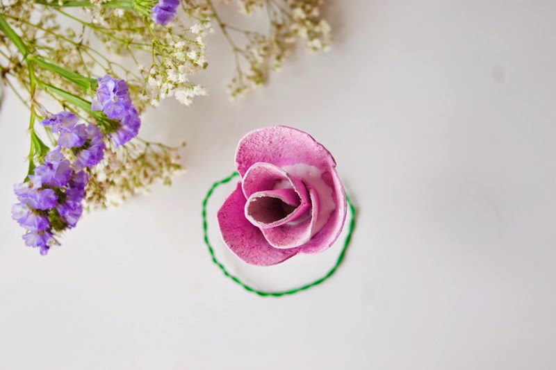 DiariodecoSpring: Diy flores con hueveras de cartón10