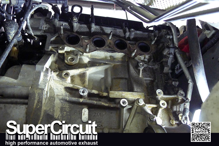SUPERCIRCUIT Exhaust Pro Shop: Ford Focus S+ Exhaust Headers/ Extractor