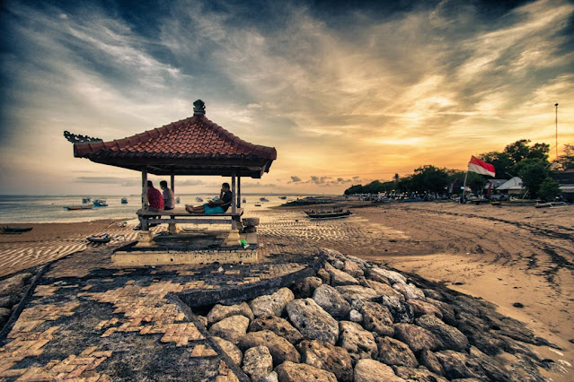 Tramonto sulla spiaggia di Sanur-Bali