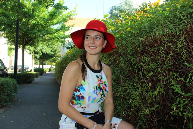 robe naf naf, capeline rouge allée du foulard, chaussures géox