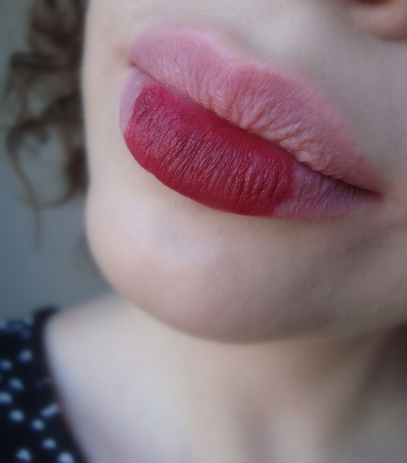 Mela e cannella AVON True Perfectly Matte Lipstick WILD CHERRY