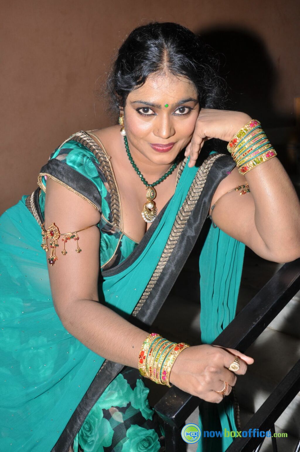 Indian Hot Actress Telugu Sexy Actress Jayavani Hot Saree Expposing 
