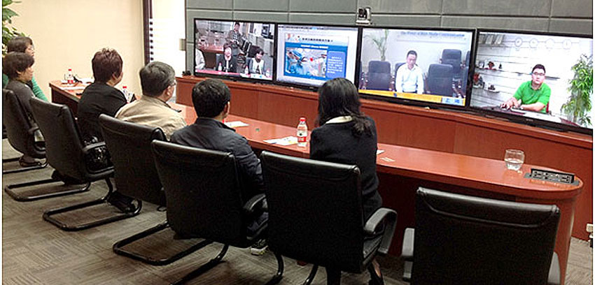 Photo Ilustrasi Video Conference dengan VMEET PRO