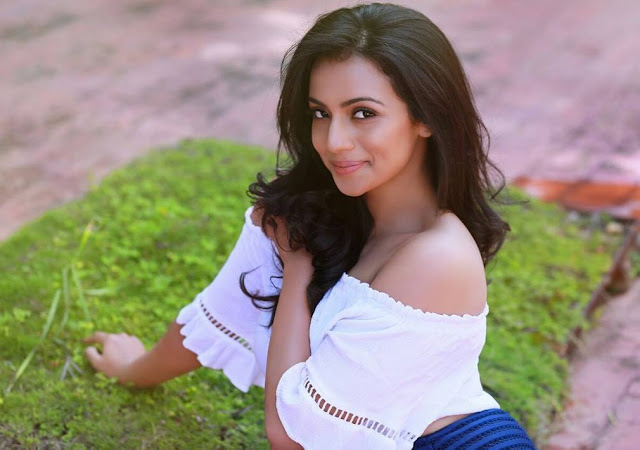 Sruthi Hariharan Biography, Wiki, Age, Family, Image, Husband