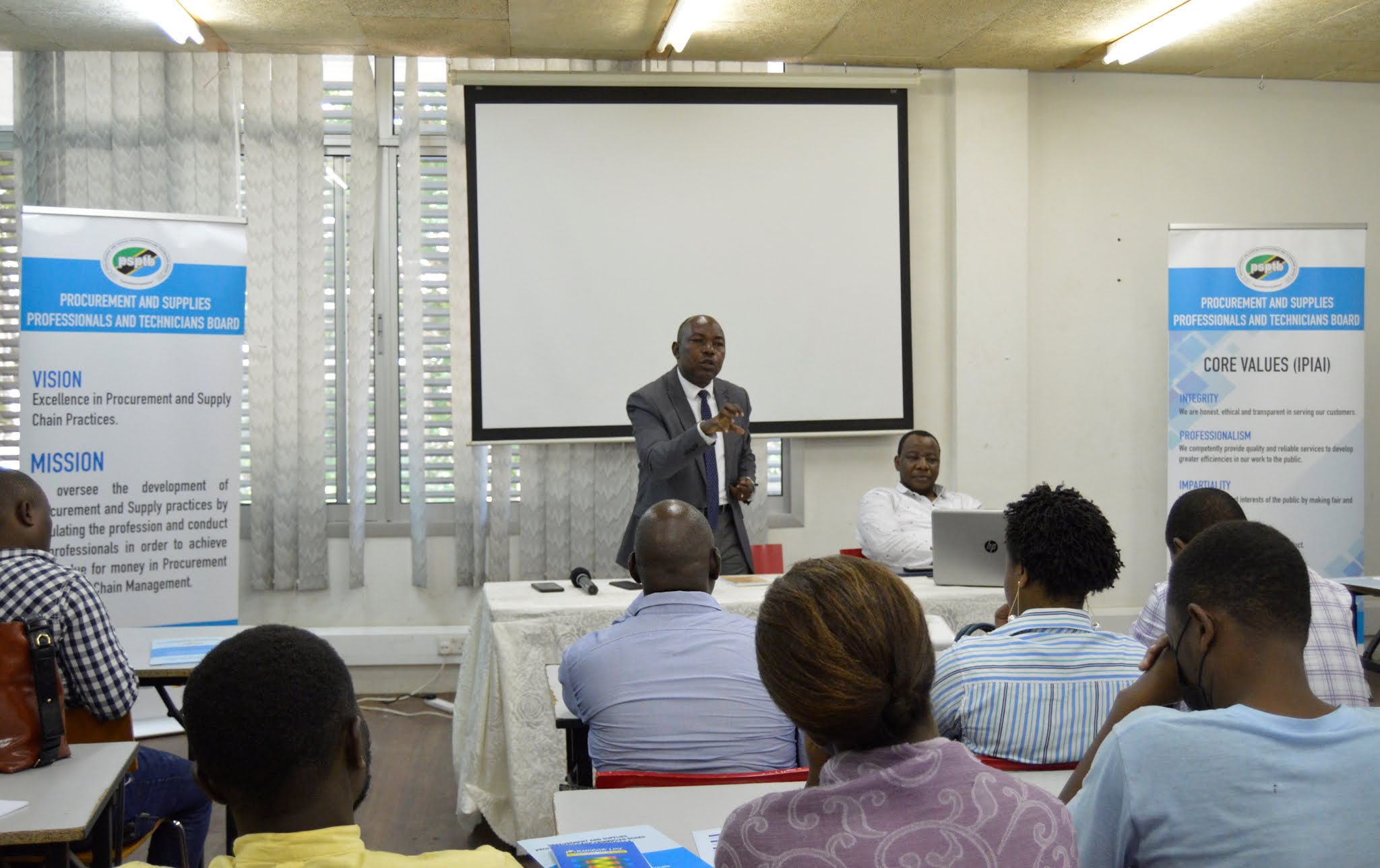 Jinsi ya kuandika field report picture