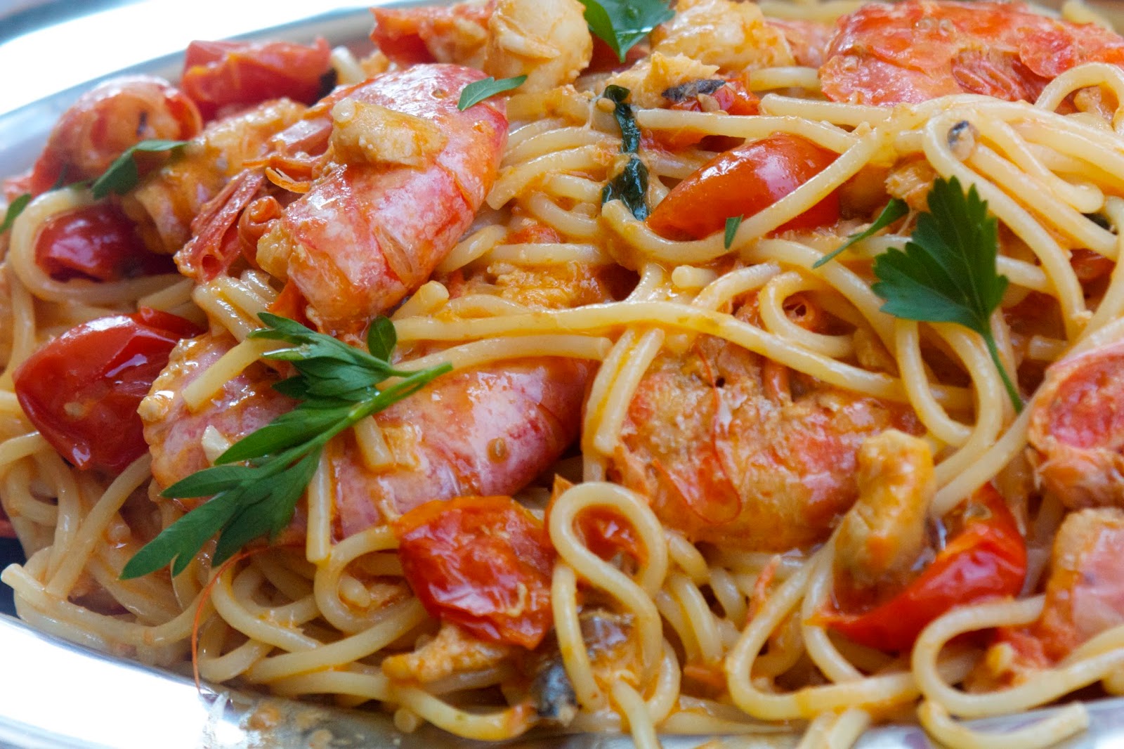 Spaghetti ai gamberoni rossi siciliani | Ricetta ed ingredienti dei ...