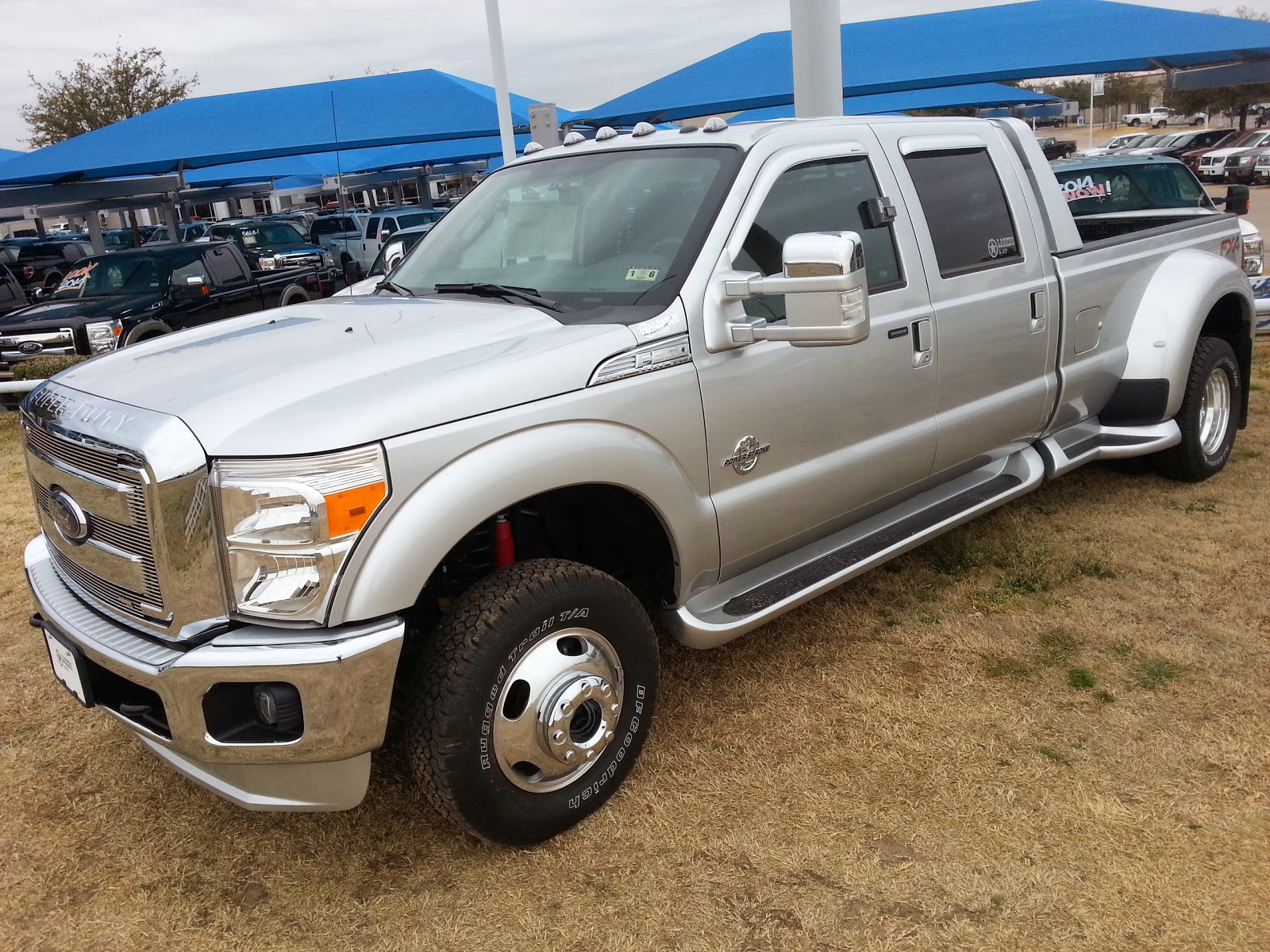 TDY Sales 817-243-9840 — New Ford F550 Laredo Custom Bed Hauler Truck