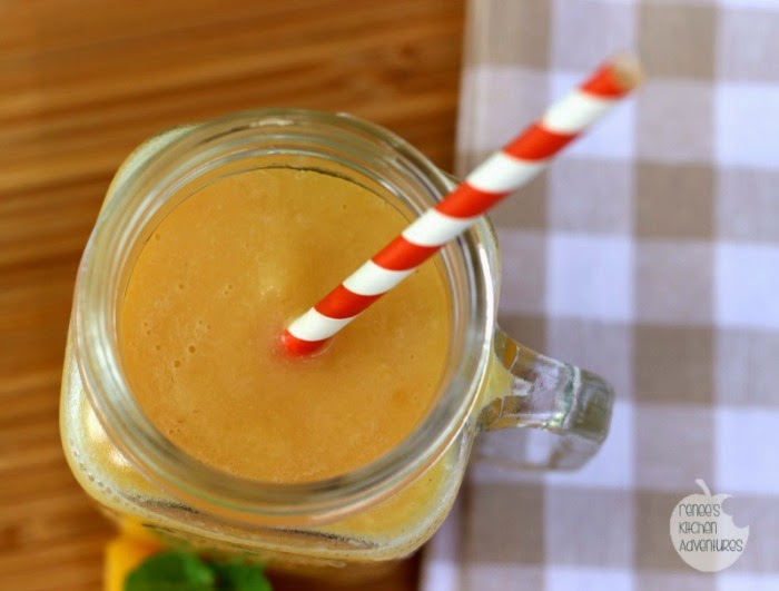 Fuzzy Navel Smoothie: view from above #smoothie