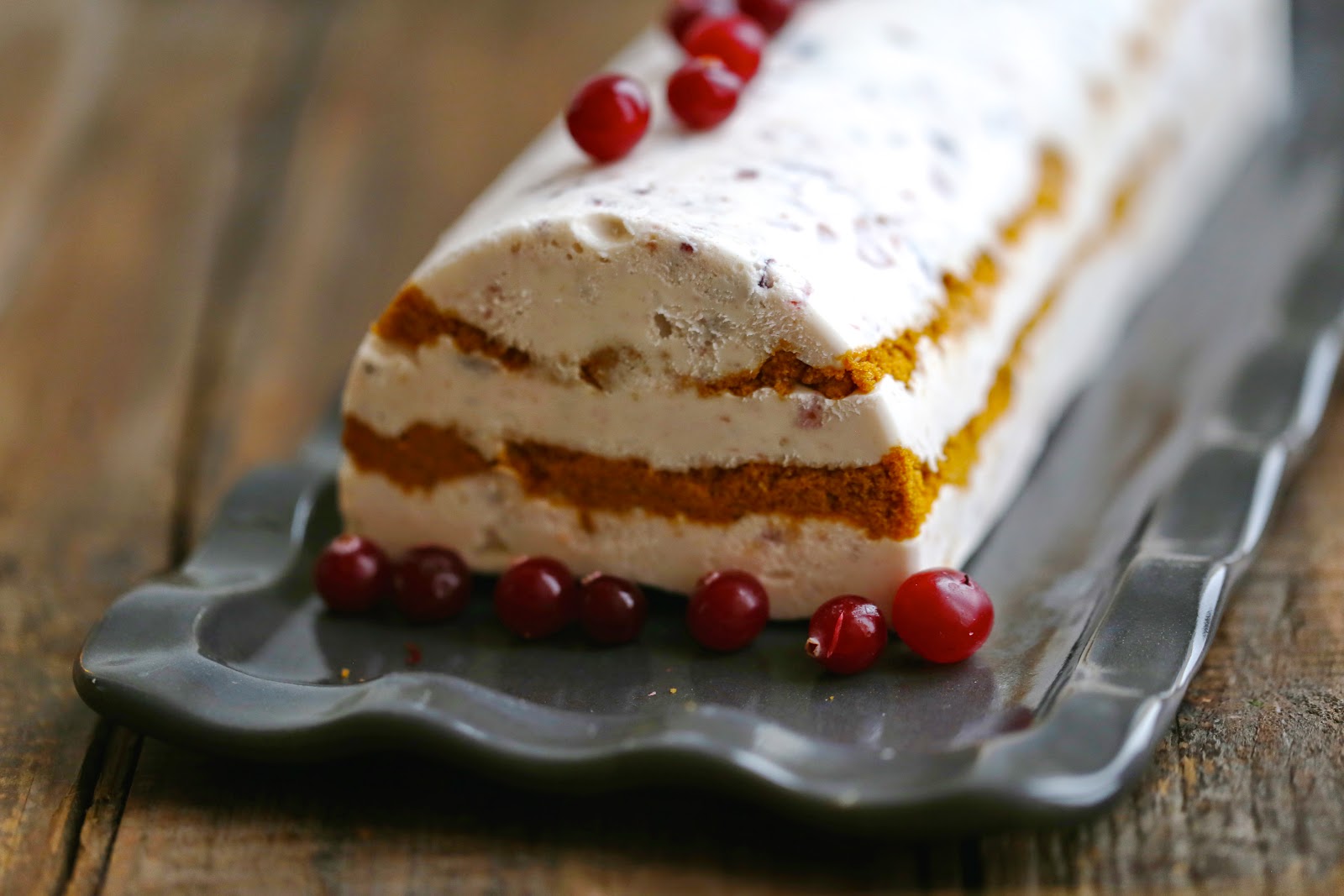 Bûche glacée très facile aux spéculoos et fruits secs / On dine chez Nanou