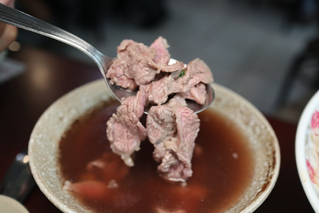 藏身永康巷弄中的阿銘牛肉湯，連續三年清燙牛肉節冠軍！