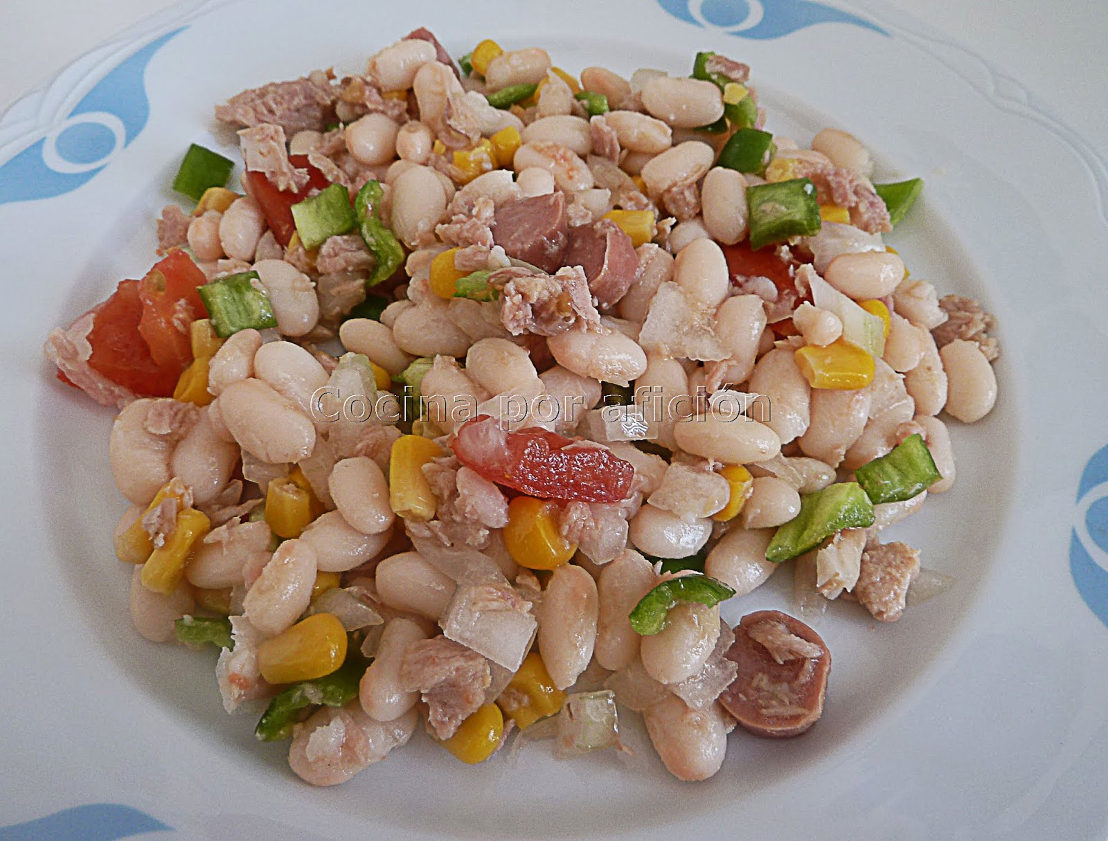 Cocina por afición Ensalada de alubias blancas con salchichas, atún y verduras Cocina por afición Ensalada de alubias blancas con salchichas, atún y verduras