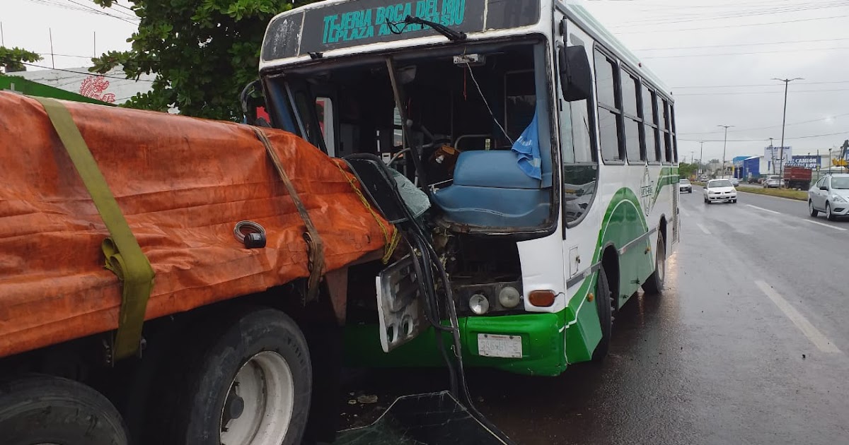 12 heridos en accidente de autobús!! AL REPORTE 12 heridos en accidente de autobús!! AL REPORTE