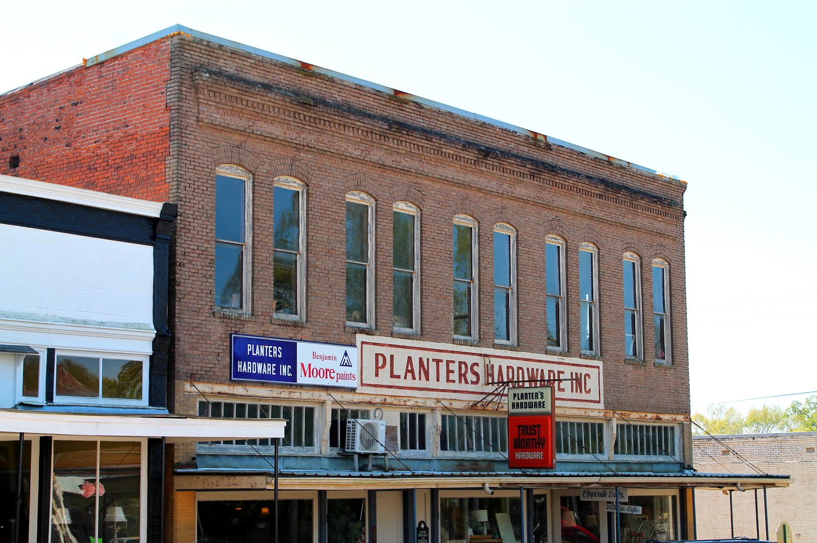 *my house is cuter than yours* Woodville, Ms
