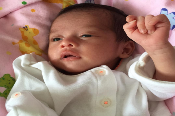 Umur Berapa Bayi Bisa Melihat? Berikut Penjelasan Lengkapnya