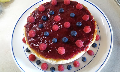 Tarta De Queso Con Arándanos Y Frambuesas
