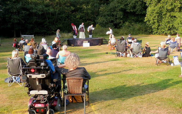 Outdoor Shakespeare performance in Dilhorne