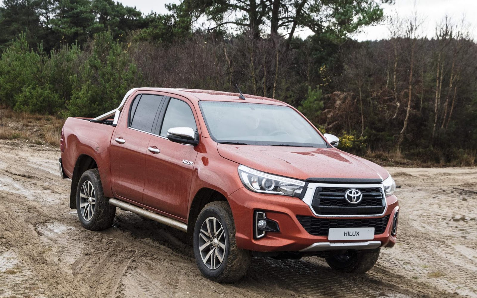 Toyota Hilux 2019 ganha atualização na Europa - fotos