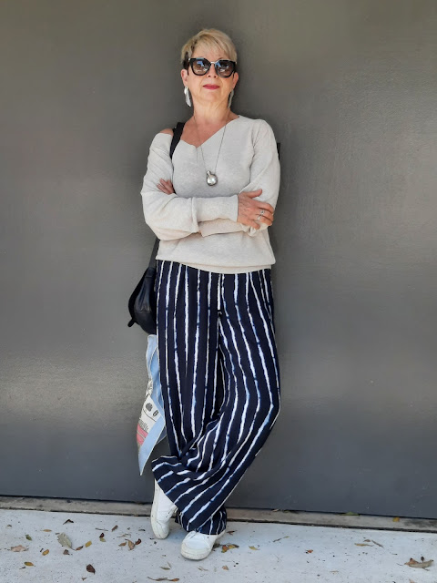 WIDE LEG PANTS AND A SLOUCHY JUMPER