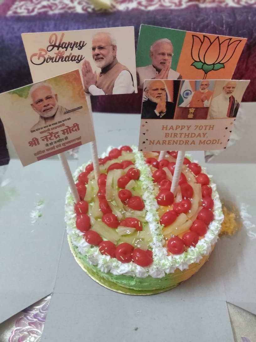 Cakeazzle - 60th Birthday Cake for a Narendra Modi fan! #Sixty  #NarendraModi #ModiFan #WoodGrainEffect #BirthdayCake #Dentures #CheersTo60  #ModiOnTV #BangaloreBakers #Cakeazzle | Facebook