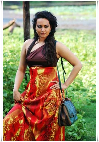 sonakshi sinha in sri lanka glamour  images