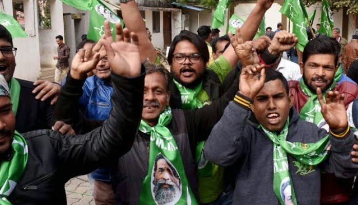 ঝাড়খণ্ডে তুমুল ধস, বৃহত্তম দলের মর্যাদা খোয়াল বিজেপি 3 ঝাড়খণ্ডে তুমুল ধস, বৃহত্তম দলের মর্যাদা খোয়াল বিজেপি