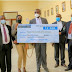 Un chèque de 12.500 USD remis au caucus des députés de la province de l’Equateur pour la lutte contre Ebola