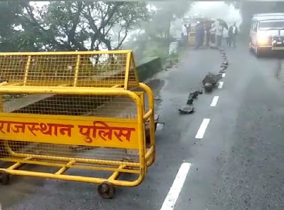 Barricade set up en-route Gurushukar