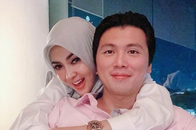 Bukti Sang Suami Reino Barack Dambakan Momongan dari Incess Syahrini Secepatnya Sampai Rela Lakukan Hal Ini Paling Penting Bukti Sang Suami Reino Barack Dambakan Momongan dari Incess Syahrini Secepatnya Sampai Rela Lakukan Hal Ini Paling Penting