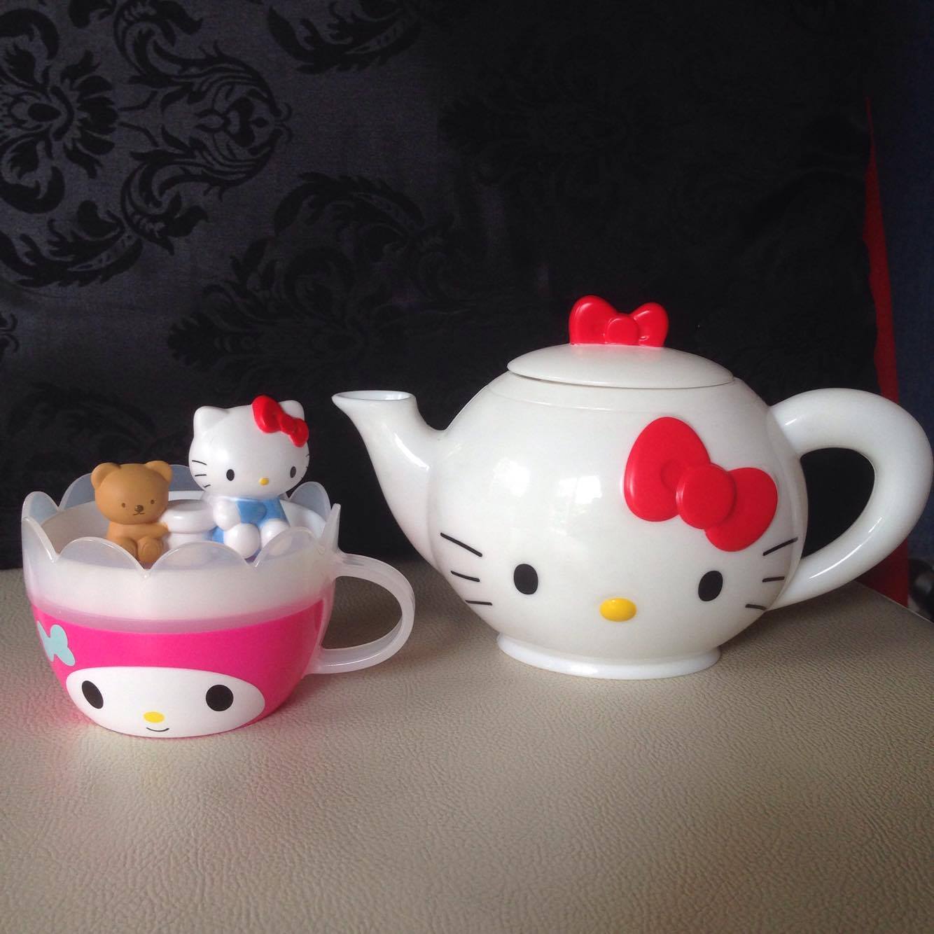 charmed life♥ Hello Sanrio x McDonald's Happy meal Let's have some tea♥
