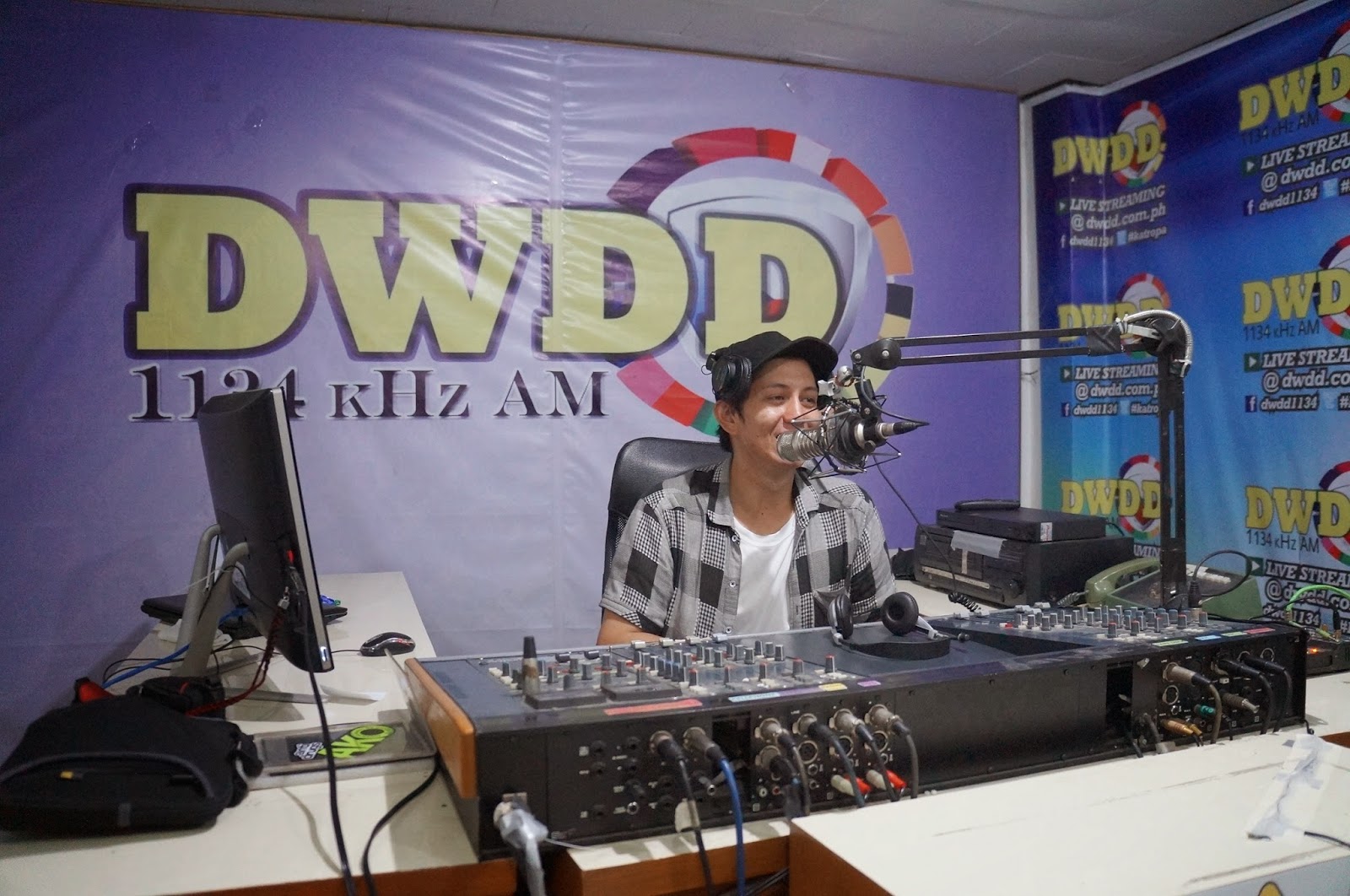 Wazzup Pilipinas As Special Guest At The Microphone Club Radio Show ~ Wazzup Pilipinas News And