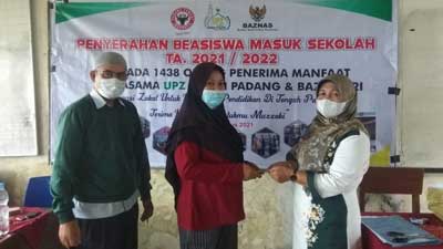 bantuan beasiswa masuk sekolah dari UPZ Baznas Semen Padang