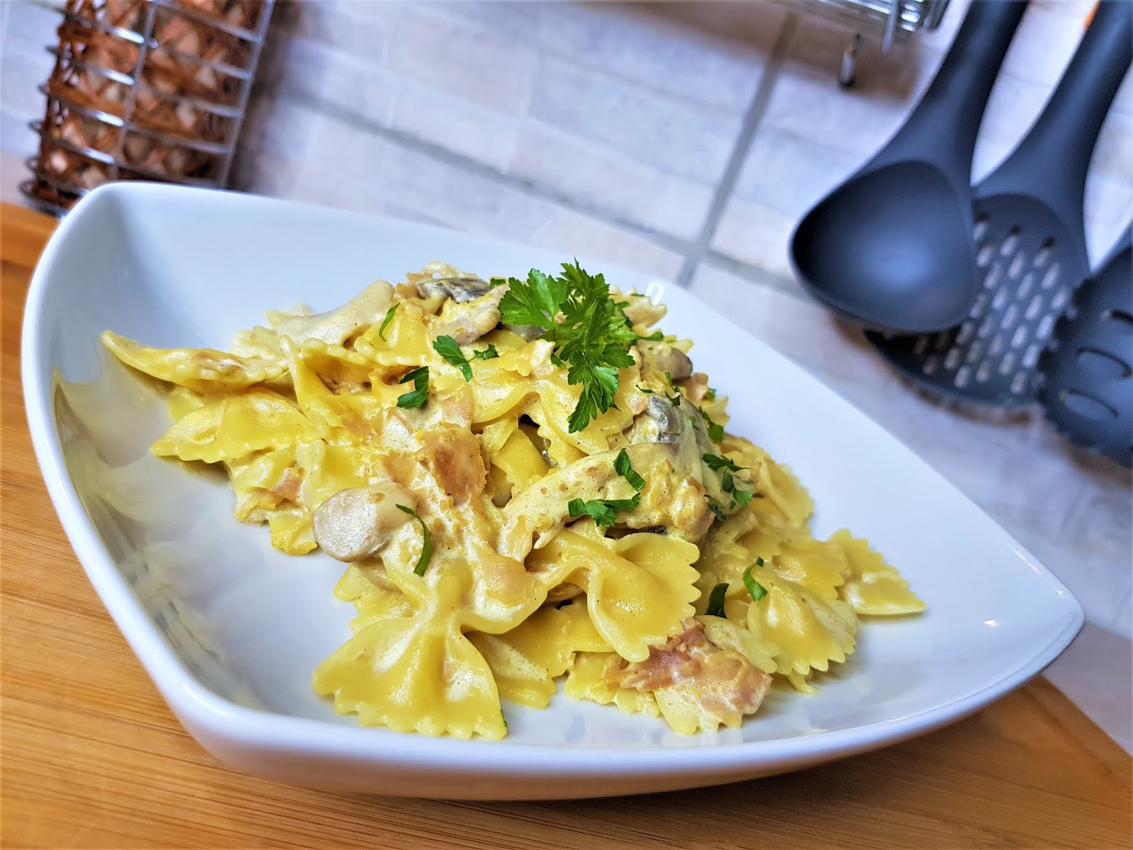 La Cucina di FatinaSweet PASTA CON FUNGHI, PROSCIUTTO COTTO, PANNA E