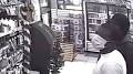 Miami police are looking for thieves caught on camera in a beauty store - Shopping News