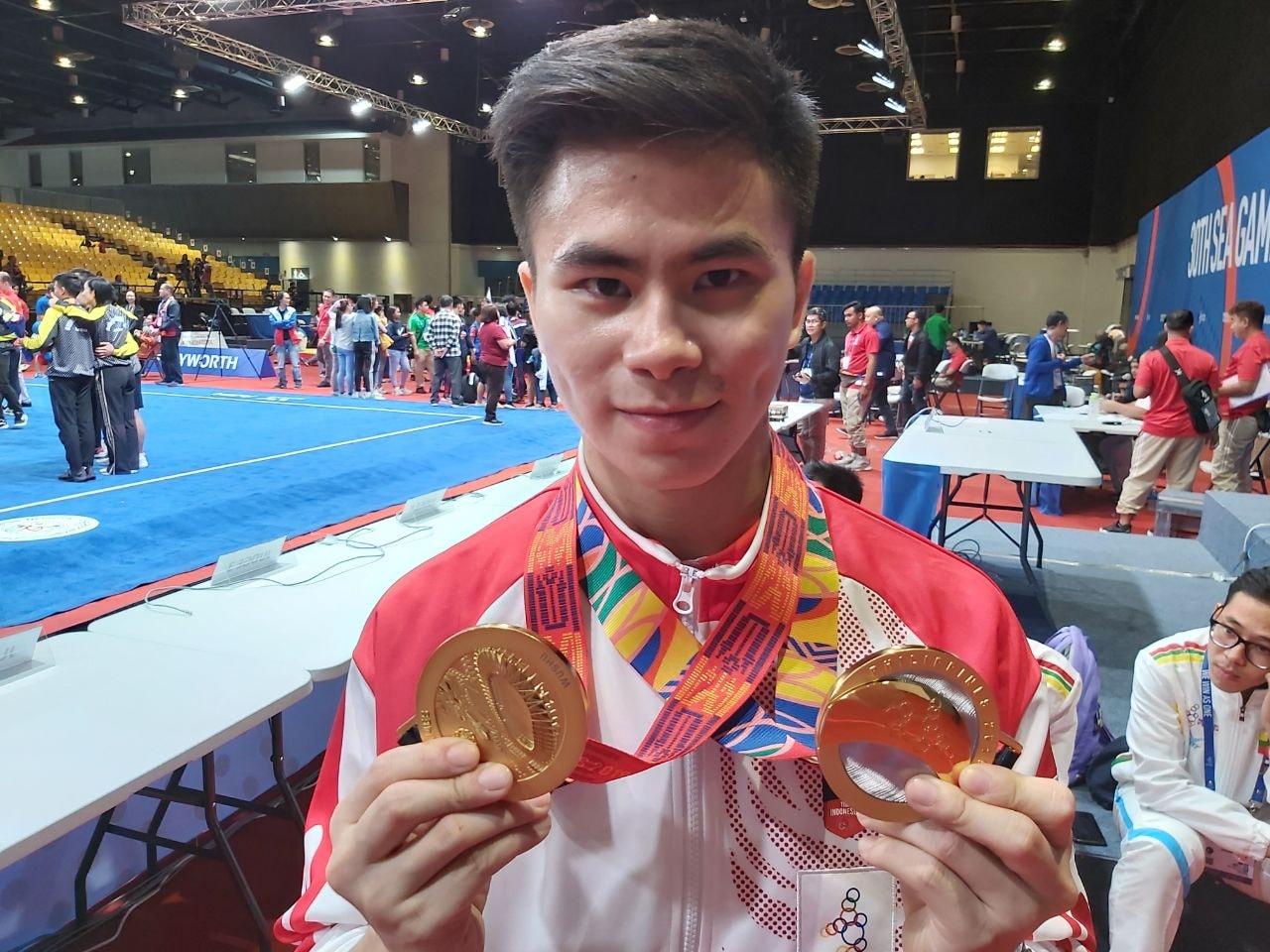 Indonesian athlete receives news of dad’s death after winning gold at SEA Games