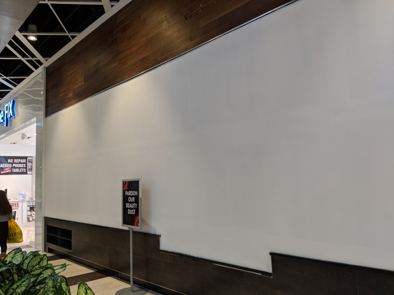 Robert Dyer Bethesda Row Moge Tee to open at Westfield Montgomery