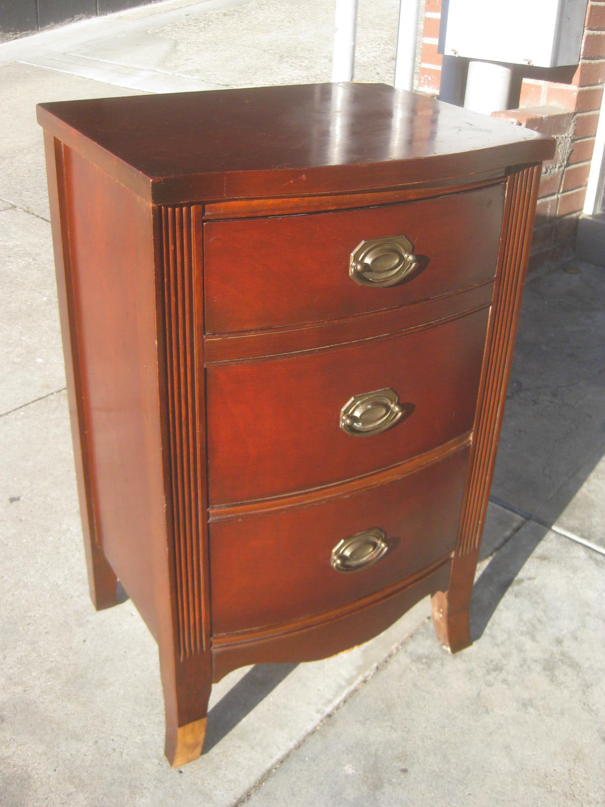 UHURU FURNITURE & COLLECTIBLES SOLD Mahogany Night Stand 45