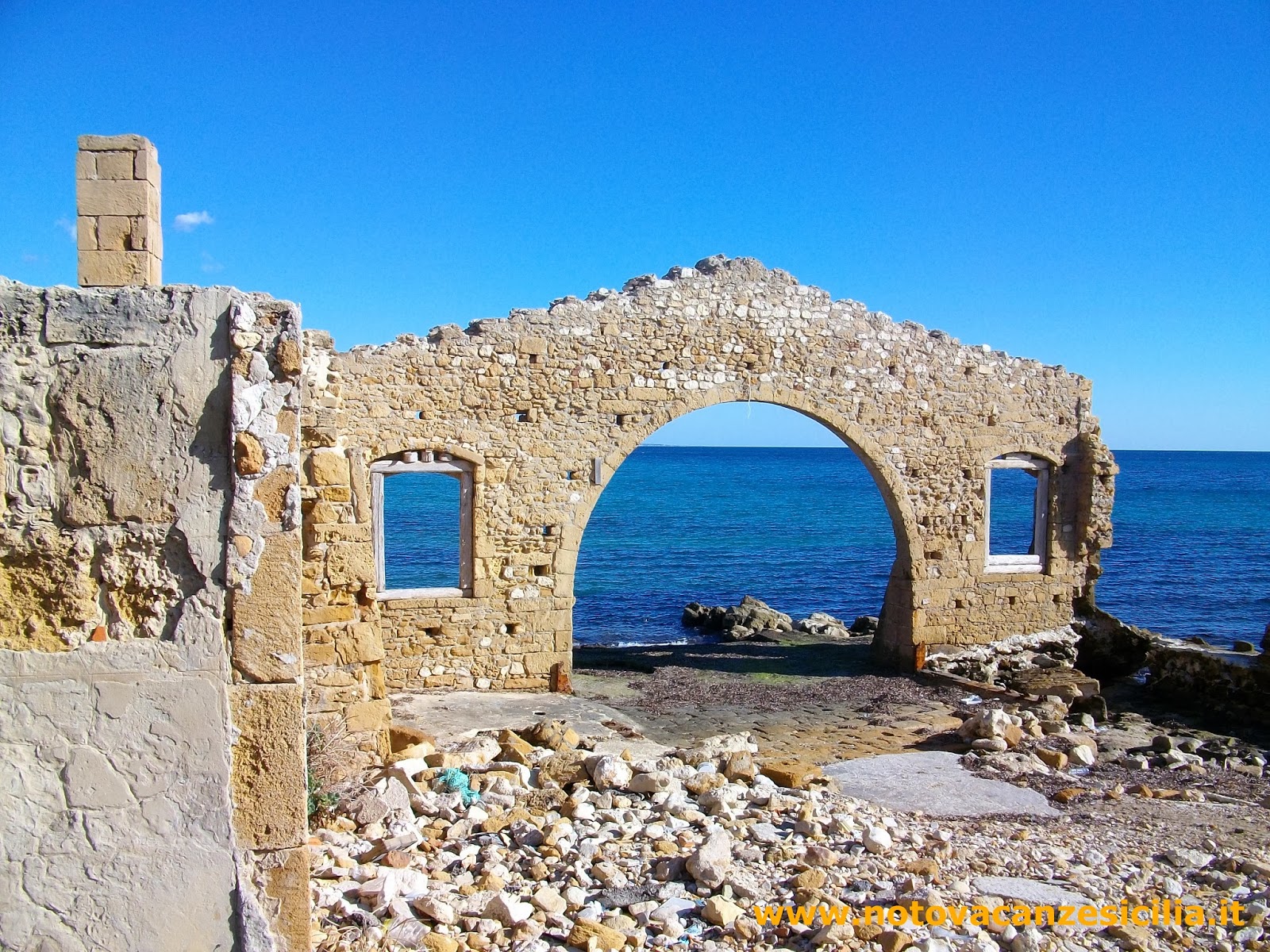 SICILIA foto Sicily Pics Vecchia tonnara di Avola