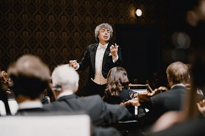 Semyon Bychkov and Czech Philharmonic (Photo Marco Borggreve)
