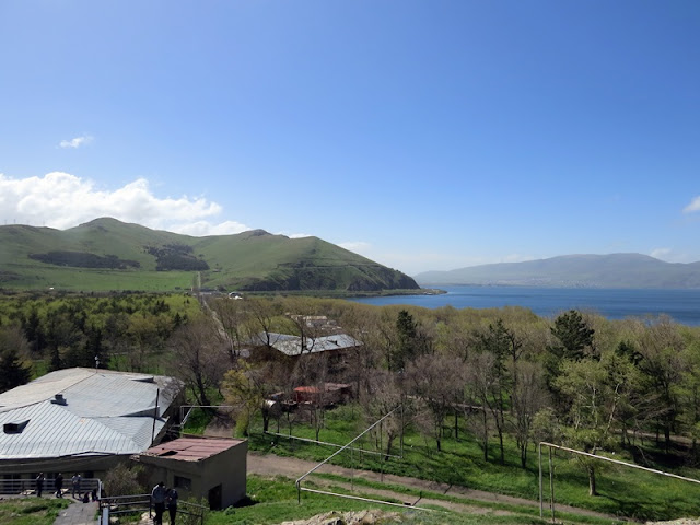 Panorama Danau Sevan, tak jauh dari Yerevan
