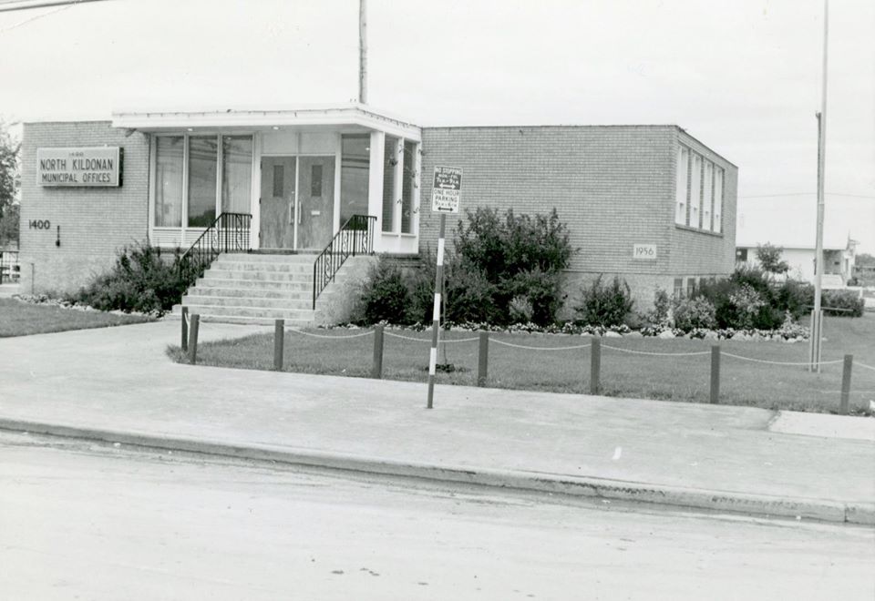 Winnipeg Places 1400 Henderson Highway Former North Kildonan Municipal Office