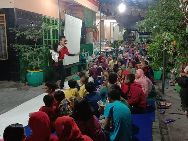 "Mendongeng" Pergantian Tahun Menjadi Berkah Tersendiri Untuk Anak Anak Surabaya