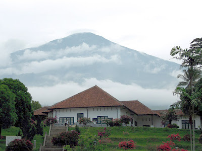 5 Tempat Wisata Menarik di Cirebon yang Wajib Anda Kunjungi 