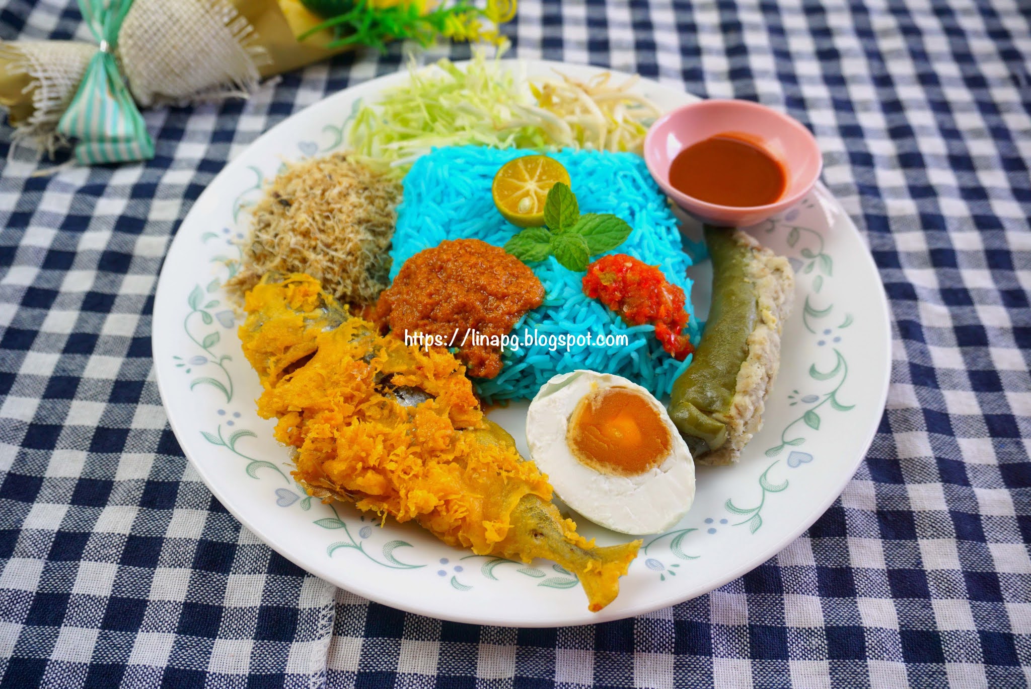Resepi Lengkap Nasi Kerabu Bersama Kuah Tumis, Sambal Kelapa, Solok