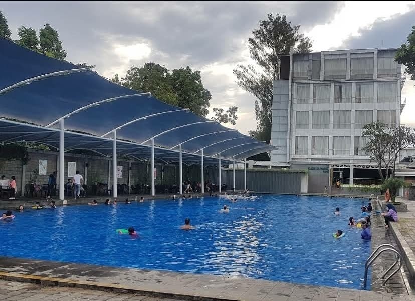 Kolam Renang Oasis Siliwangi Bandung Harga Tiket Masuk Dan Fasilitasnya