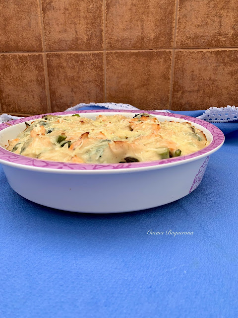 Gratinado de verduras y salmón con bechamel de garbanzos