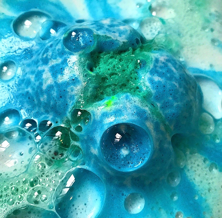 All Things Lush UK Big Sleep Jelly Bath Bomb