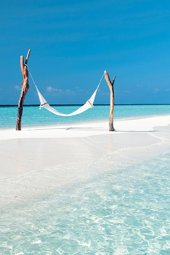 Hammock at tropical turquoise beach | Constance Moofushi Resort, Maldives via Vacation Idea