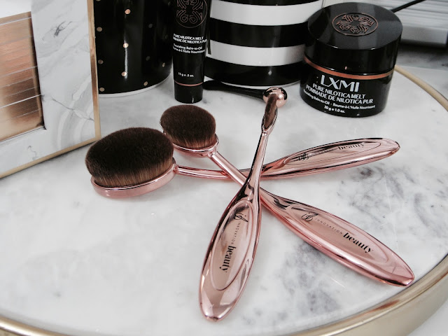 Oval Makeup Brushes – A Style Collector