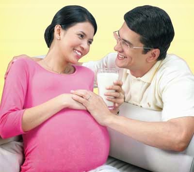 Cần phải bổ sung canxi cho mẹ bầu ngay từ khi mới mang thai